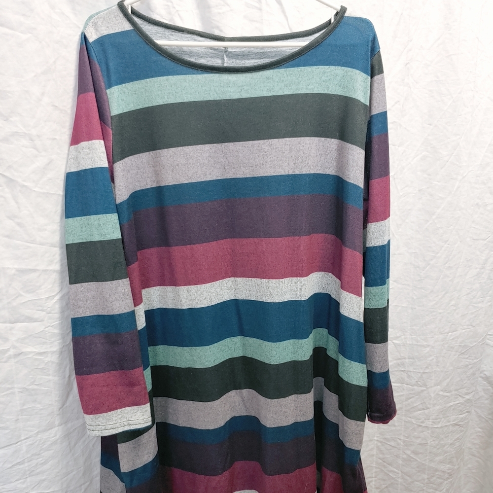 Any Item $10- Send an Offer (Purses Excluded Heavyweight knit tunic with pockets